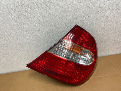 2002 2003 2004 Toyota Camry Tail Light Right Passenger Rh Side AC7439 LK0
