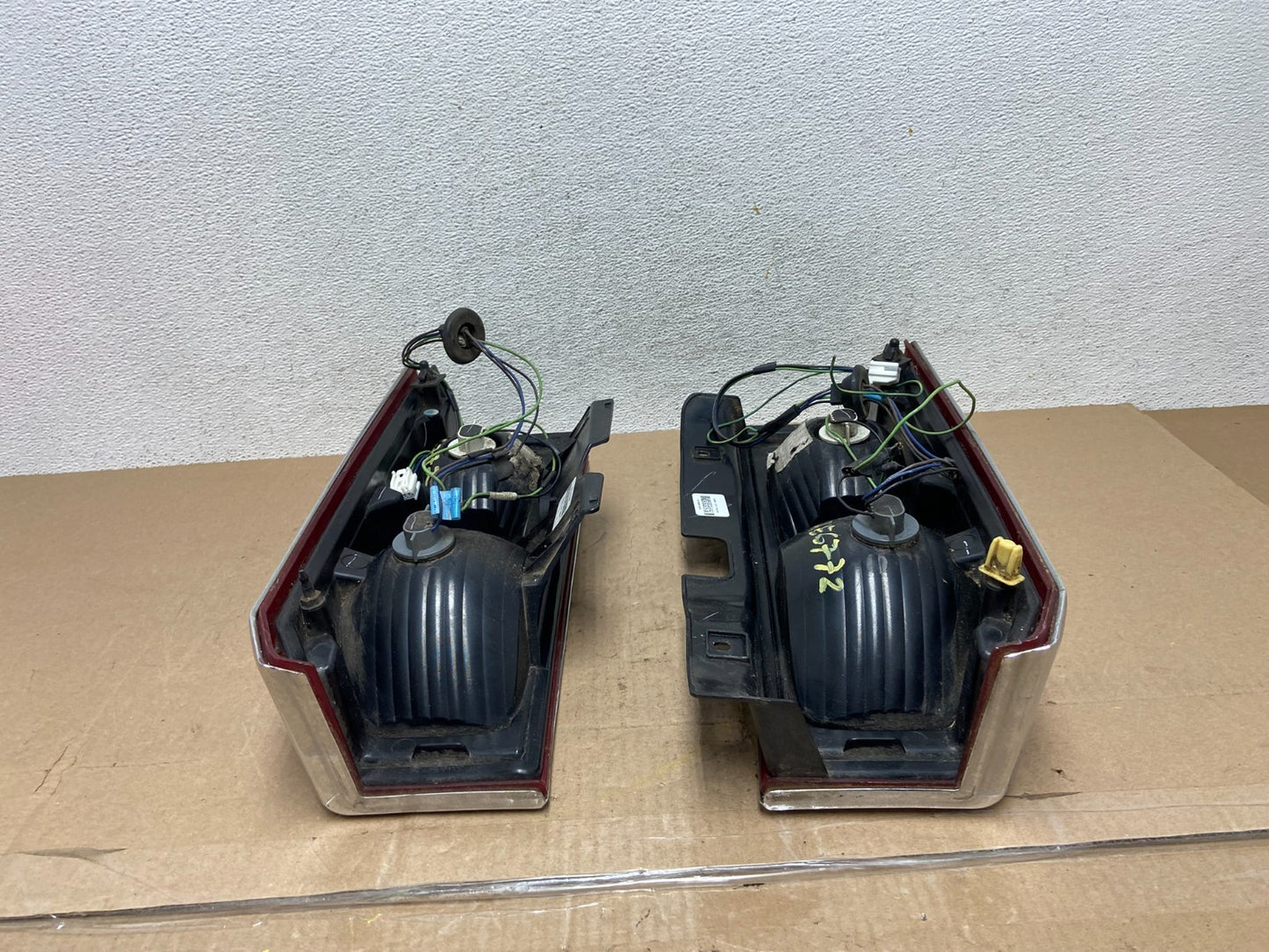 2006 to 2008 Hummer H3 Left+Right Side Tail Lights AE6772 DW9