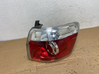 2007 to 2012 GMC Acadia Halogen Tail Light Right Passenger RH Side AD4116 LK0