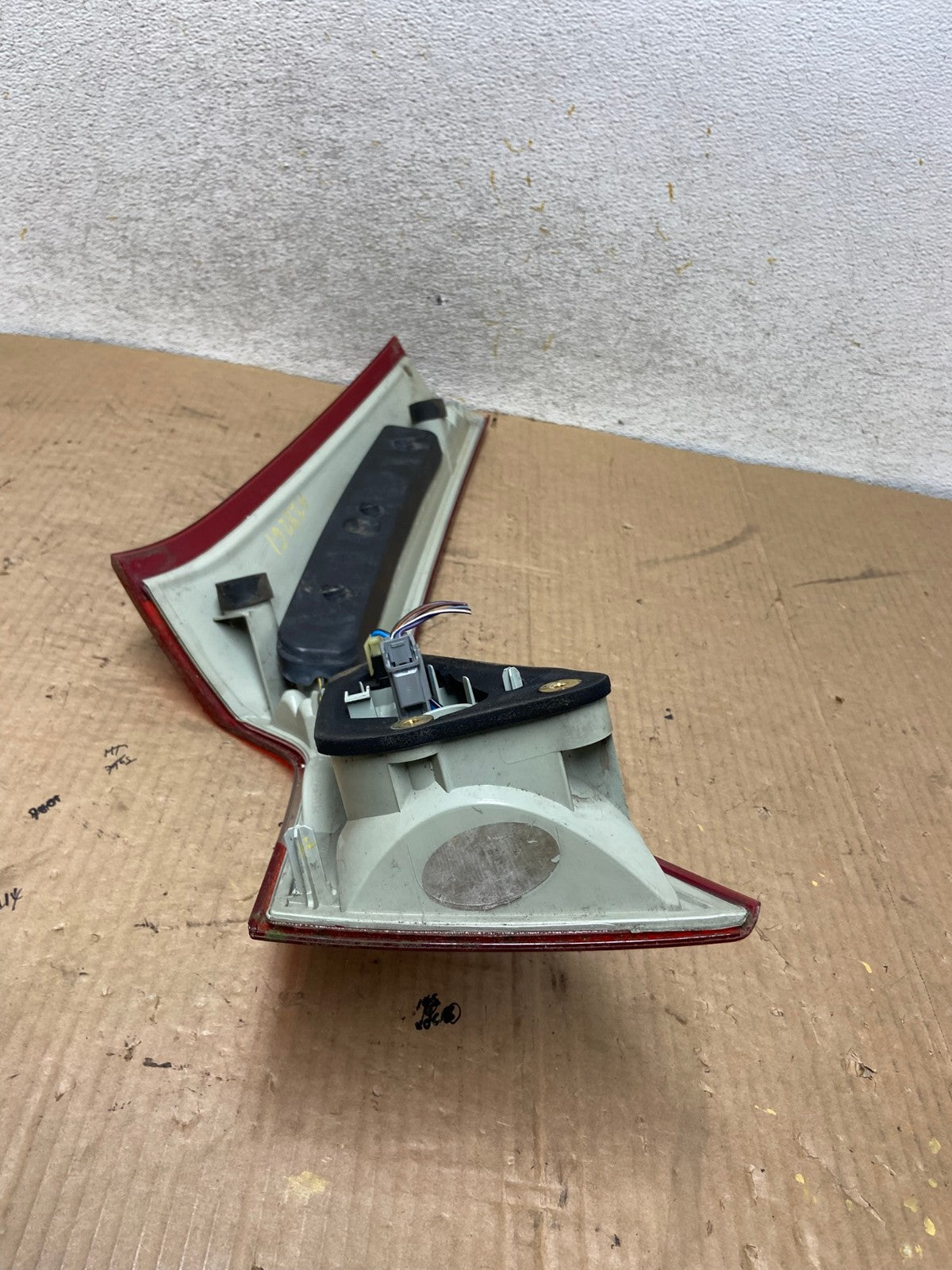 2008 to 2013 Volvo XC70 V70 Right Passenger Tail Light Upper AI8261 LK6