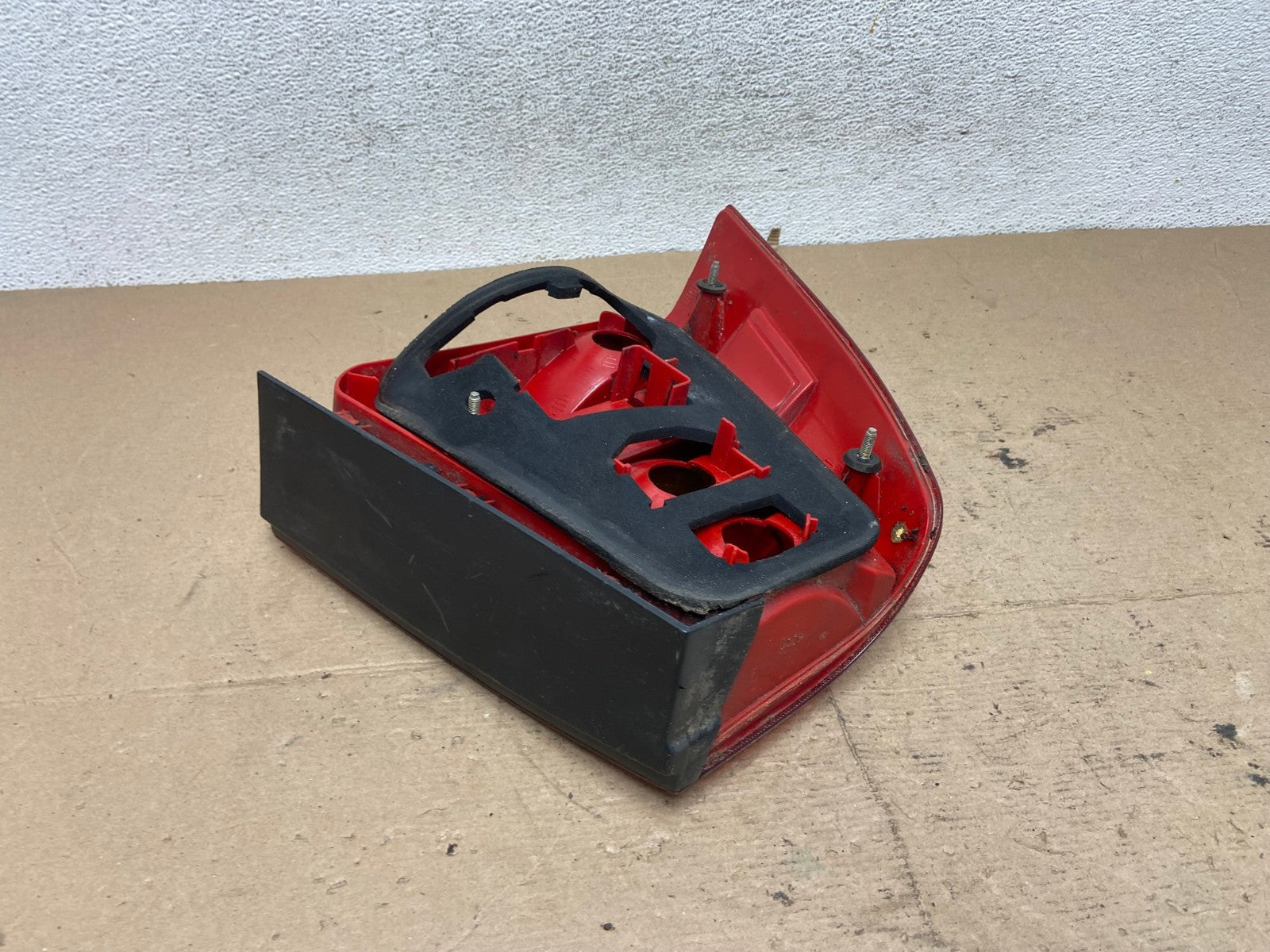1999 to 2003 Volkswagen Jetta Sedan Right Passenger Tail Light AF5733 LK6