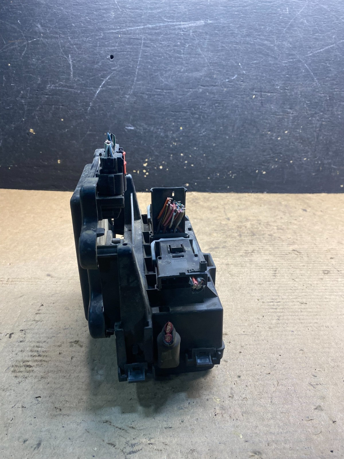2006 Jeep Grand Cherokee Integrated Power Fuse Box Body Control Module AA3008 DG2