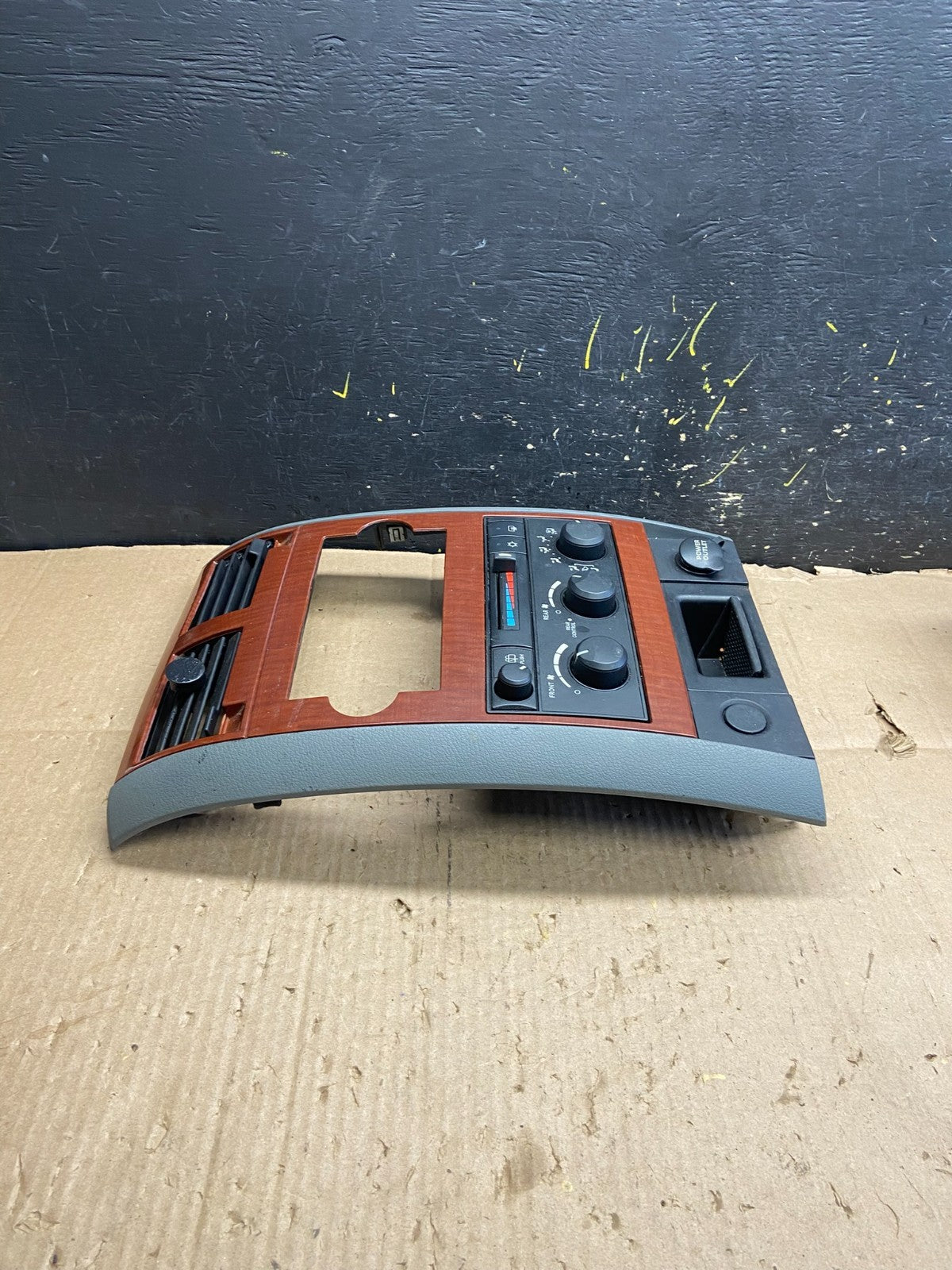 2005-2009 Dodge Durango Heat AC Climate Temperature Control Radio Bezel y5315 DG1
