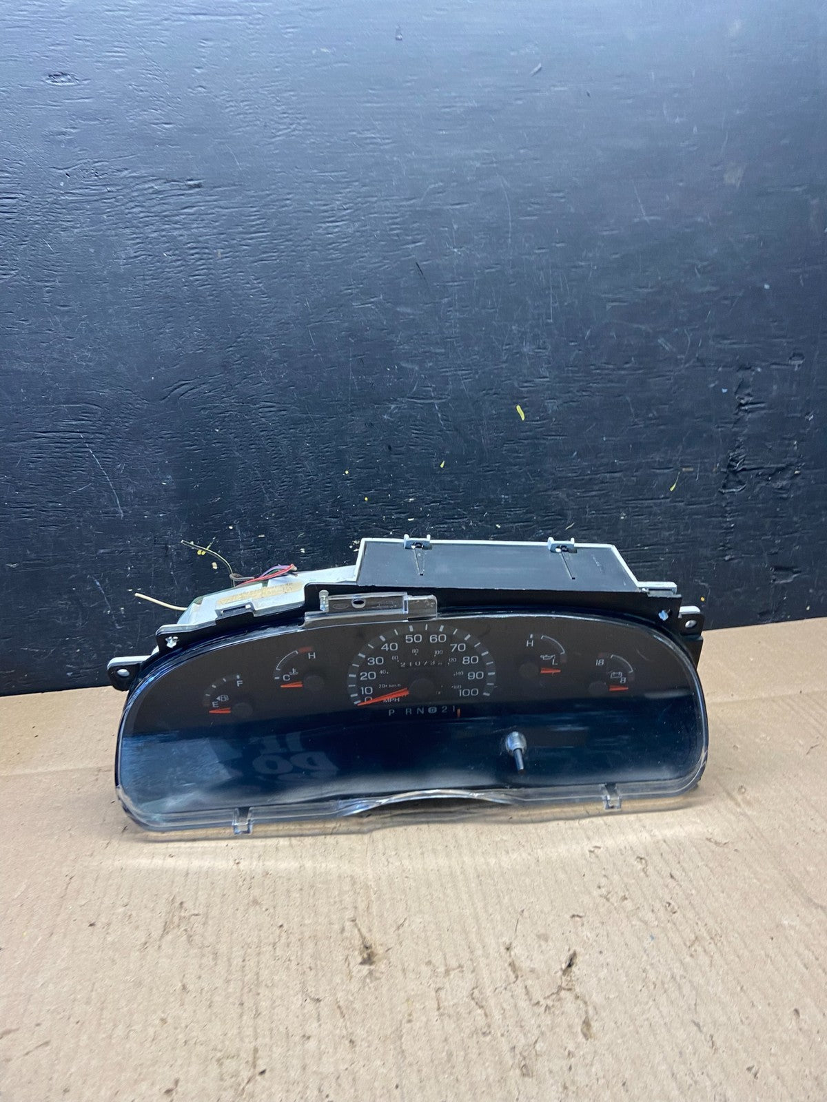 2001 - 2002 Ford Econoline E250 E350 Van Speedometer Instrument Cluster q0892 DG0