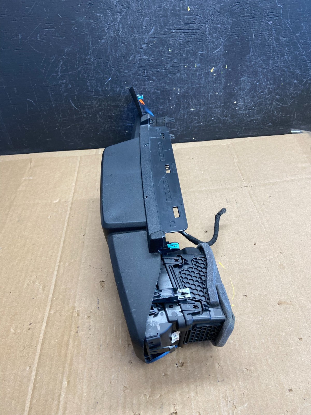 2020 to 2023 Ford Explorer Console Radio Display Screen Air Vents AD2113 DG2