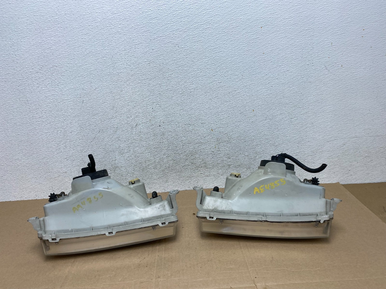 1998 to 2002 Kia Sportage Left+Right Halogen Headlights AE4855 DW6