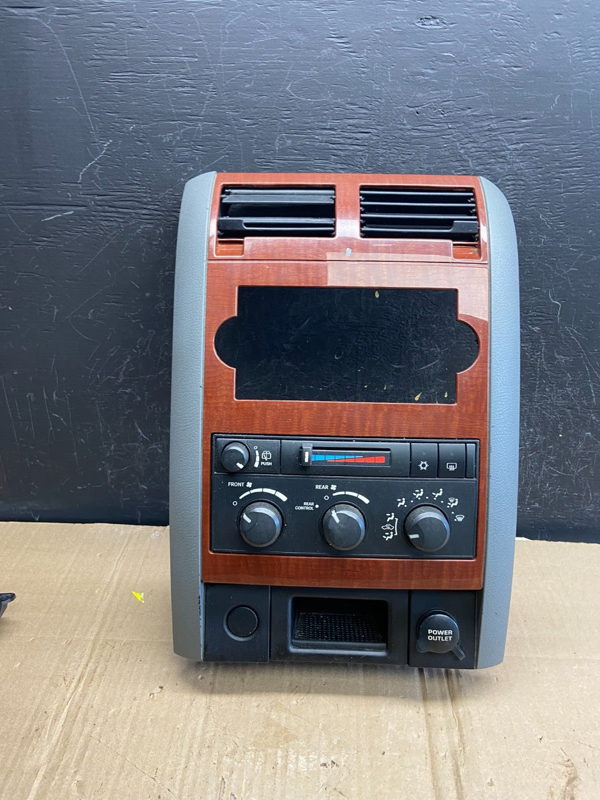 2005-2009 Dodge Durango Heat AC Climate Temp Control Radio Bezel ad7231 DG0