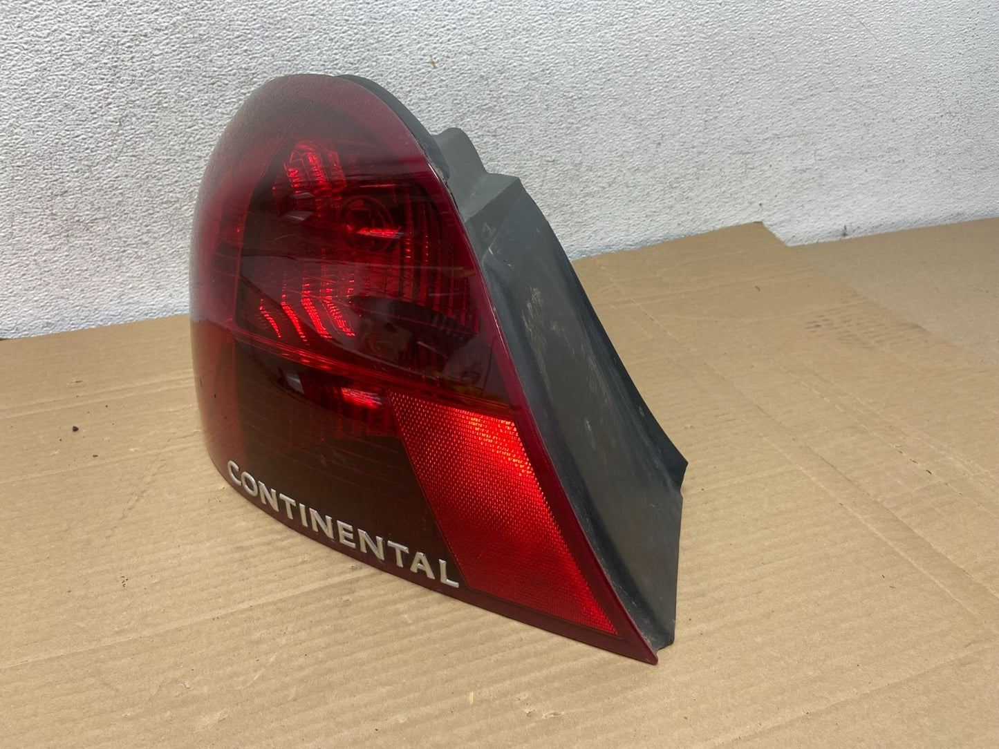 1998 to 2002 Lincoln Continental Left Driver LH Side Tail Light AG8852 DW2