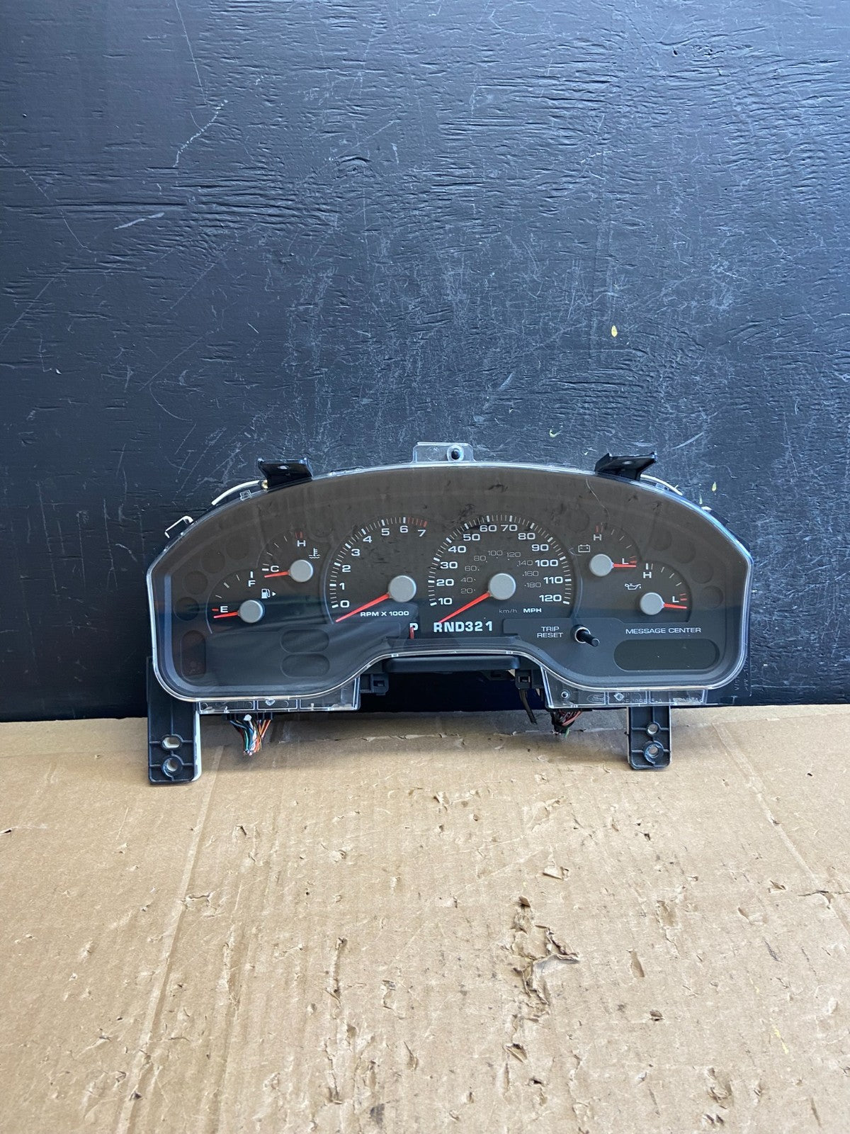 2004 2005 Ford Explorer Speedometer Cluster Gauge ad6918 DG0