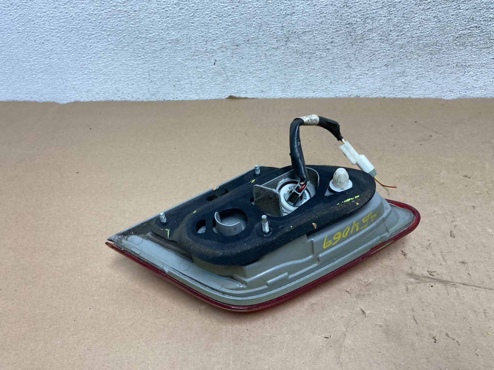 2010 - 2011 Toyota Camry Left Driver LH Side Inner Tail Light AG40695