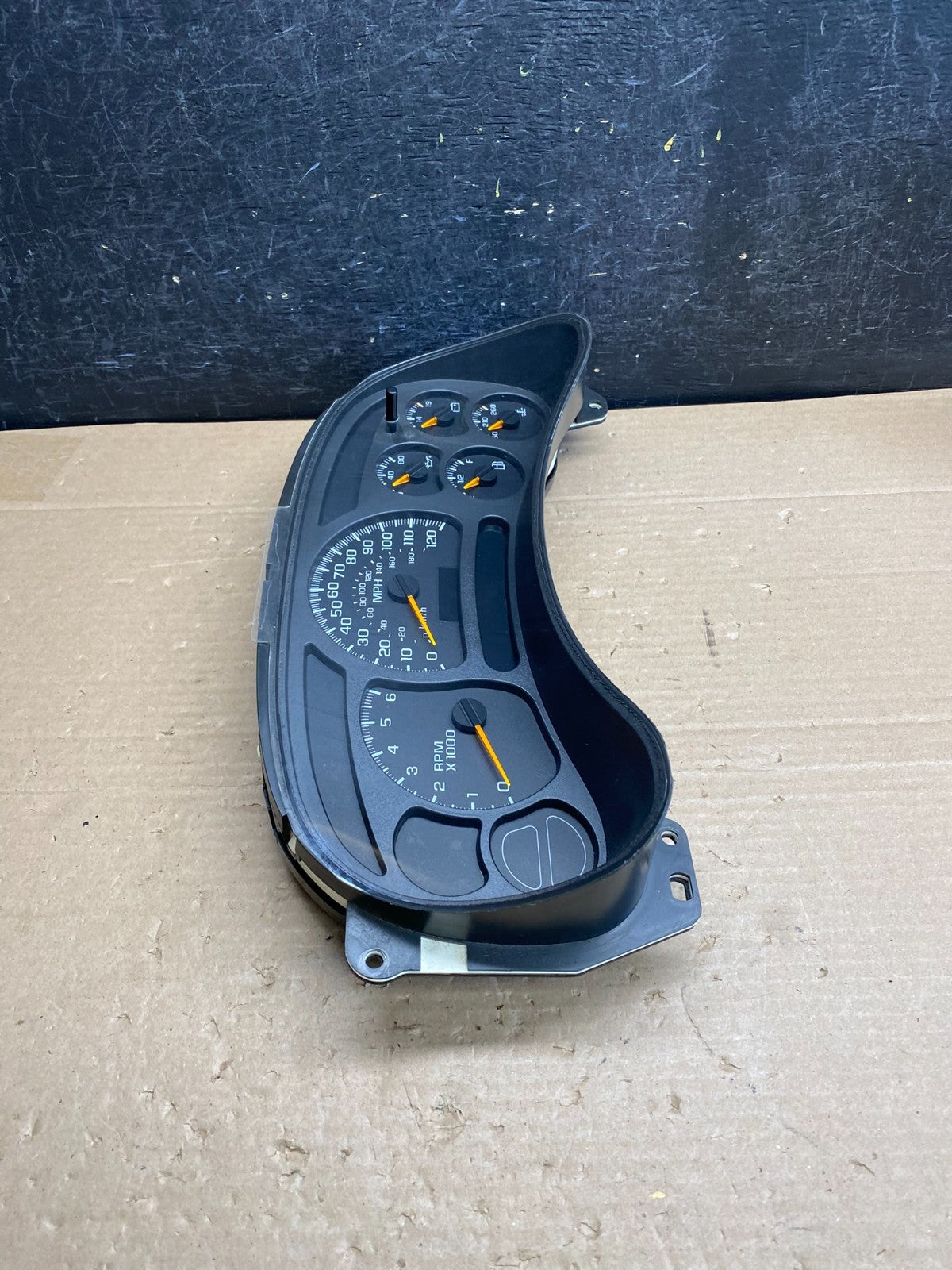 2003 to 2006 Chevrolet Silverado Speedometer Instrument Cluster ag6356 DG1