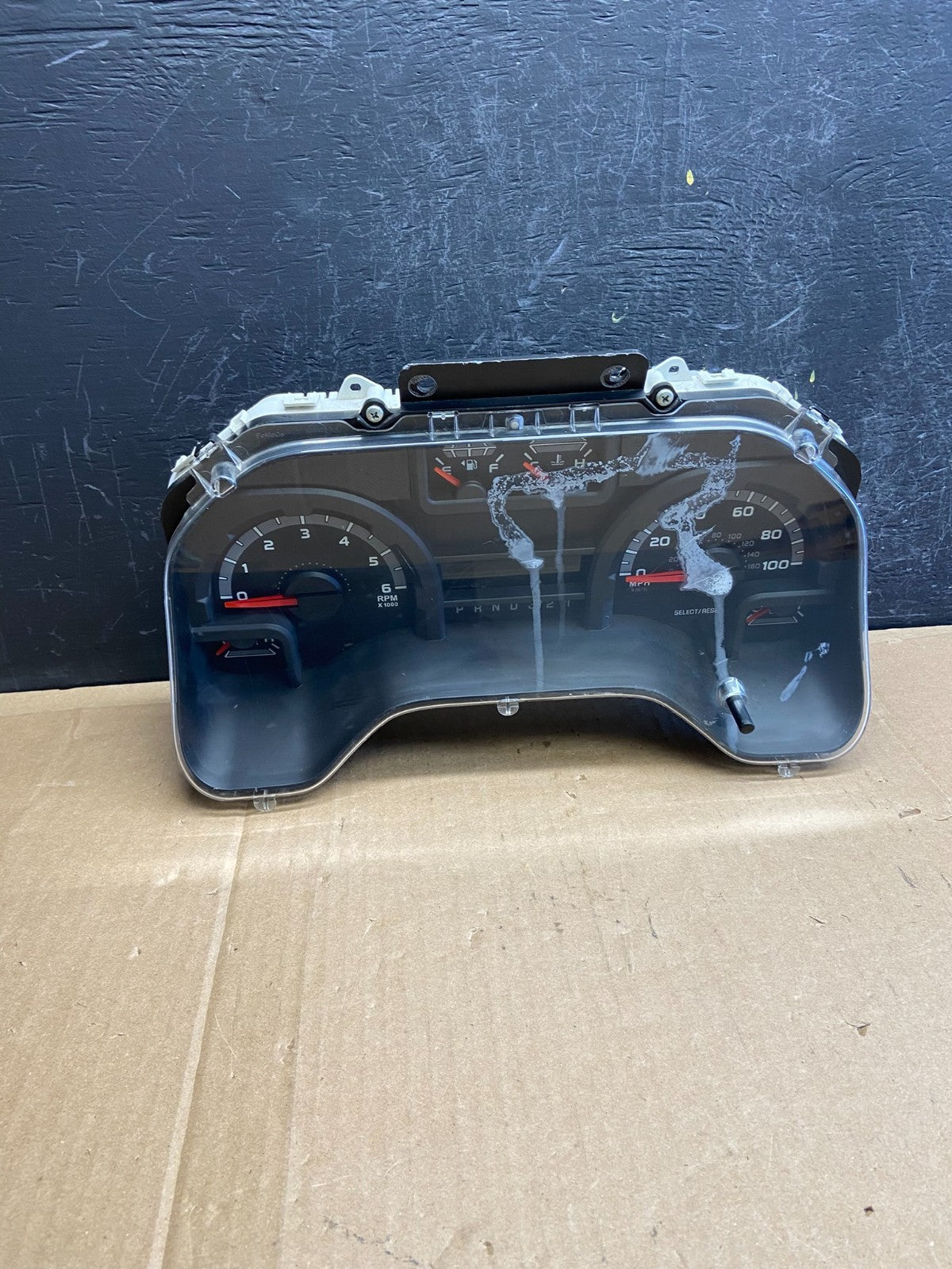 2009 to 2011 Ford E150 E250 E350 VAN Gauge Speedometer Cluster ad2151 DG0