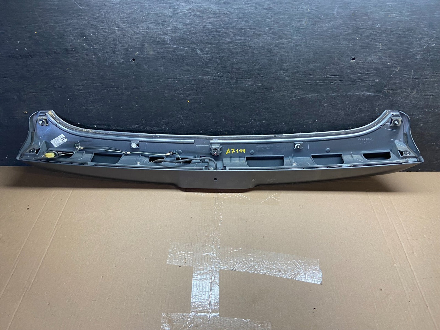 2008 to 2010 Honda Odyssey Rear Trunk Spoiler Gate Oem A7114 DG6