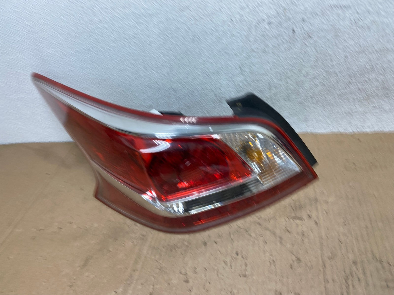 2013 2014 2015 Nissan Altima Left Driver LH Side Tail Light AE9327 LK1
