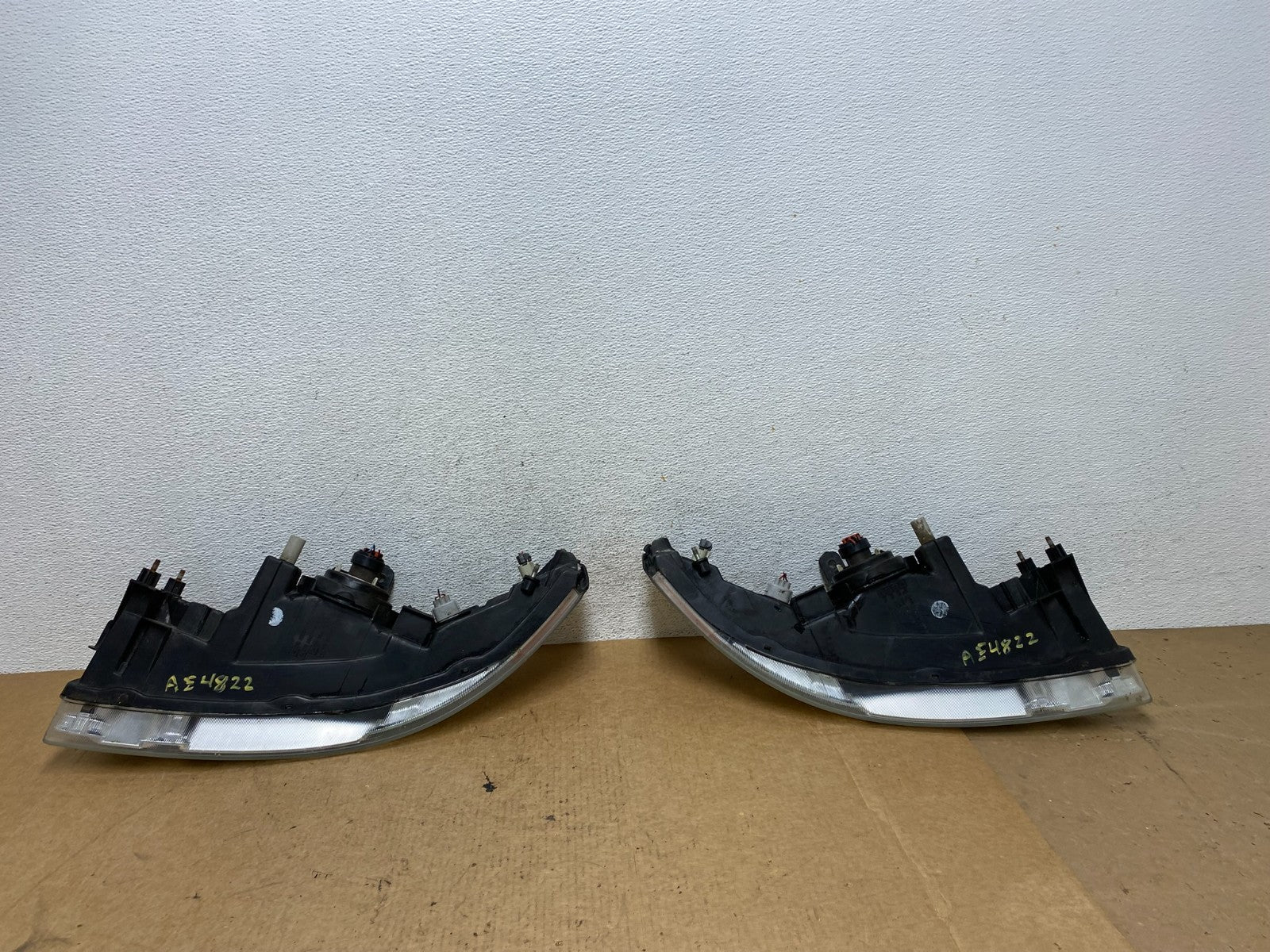 Sedan 2000 2001 Nissan Altima Headlights Left+Right AE4822 DW7