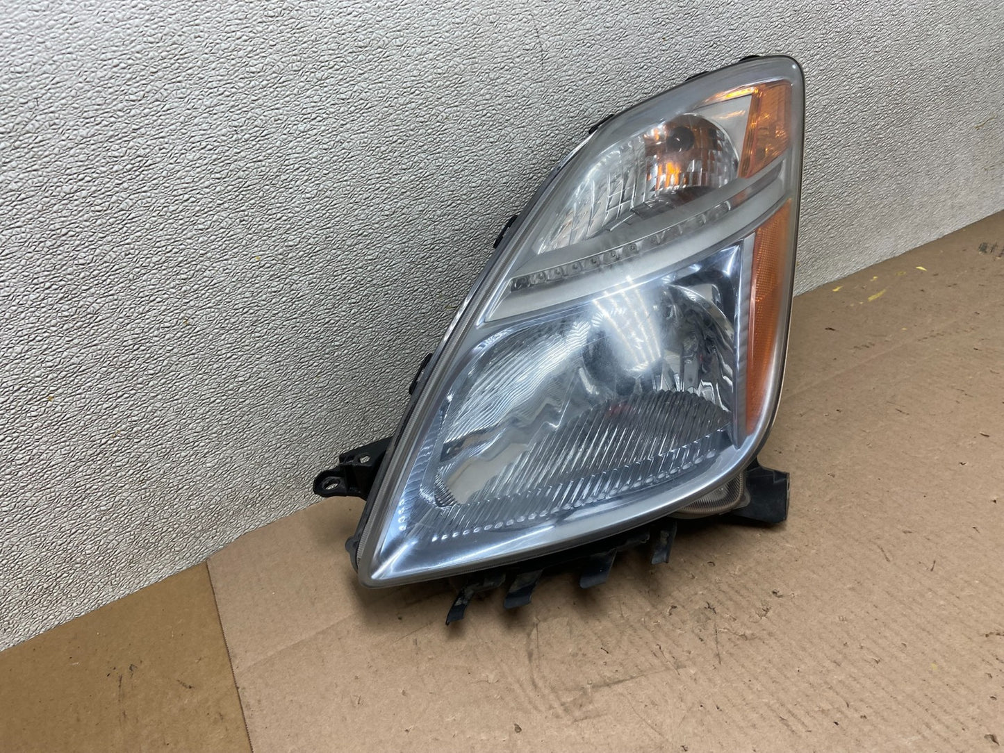 2006-2009 Toyota Prius Left Driver LH Side Headlight Halogen Oem AA0392 DW2