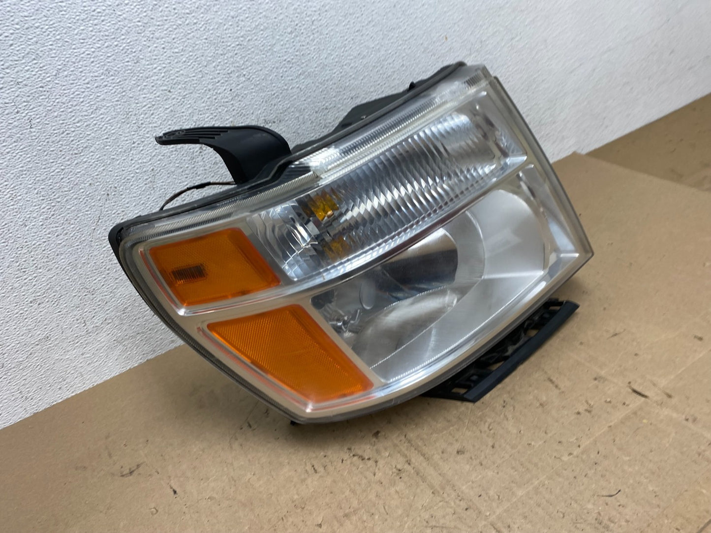 2012 to 2021 Nissan NV1500 NV2500 NV3500 Right Passenger Headlight AE6089 DW2