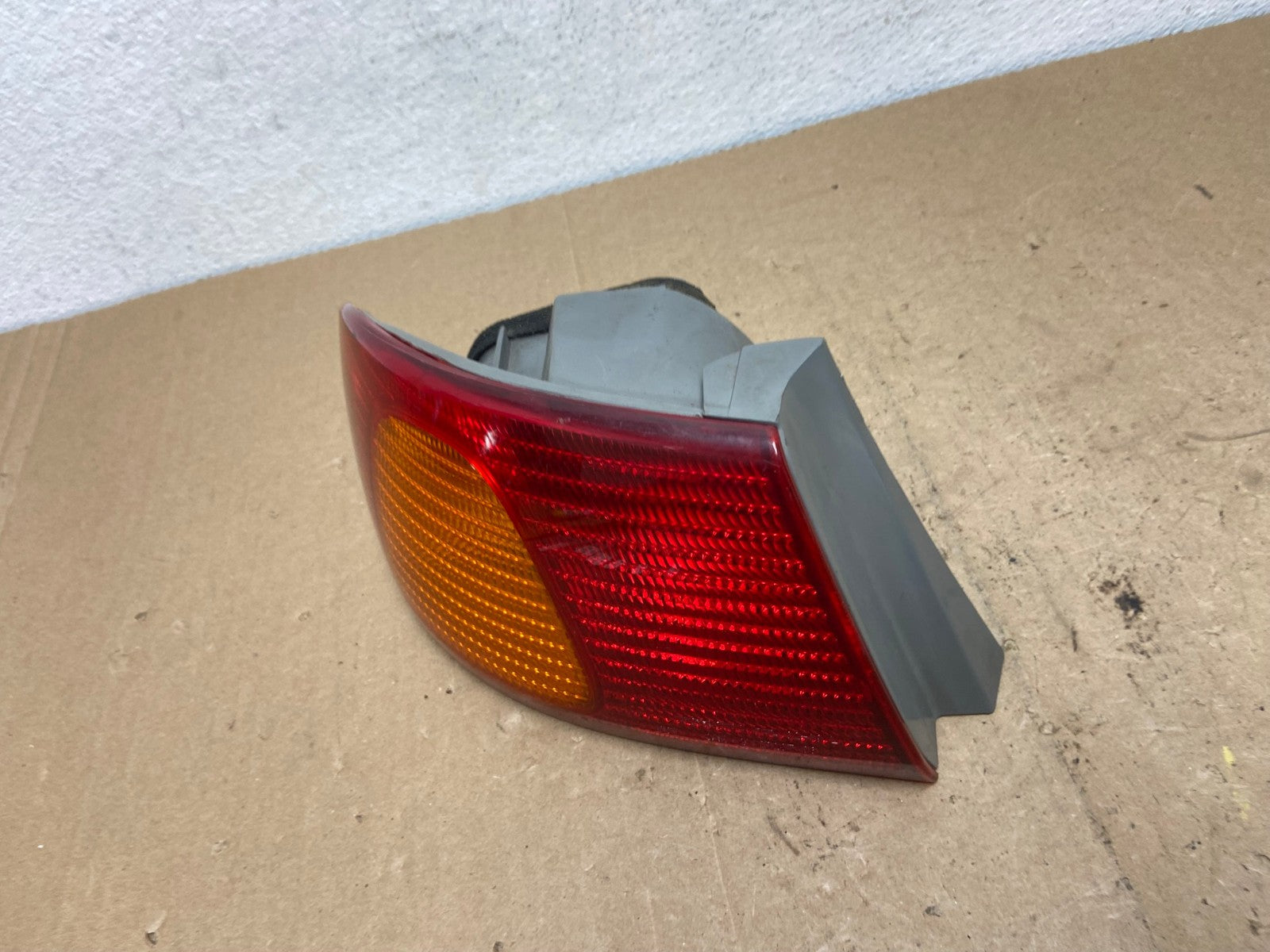 1998 1999 2000 Toyota Corolla Left Driver Lh Side Tail light AC5847 LK1