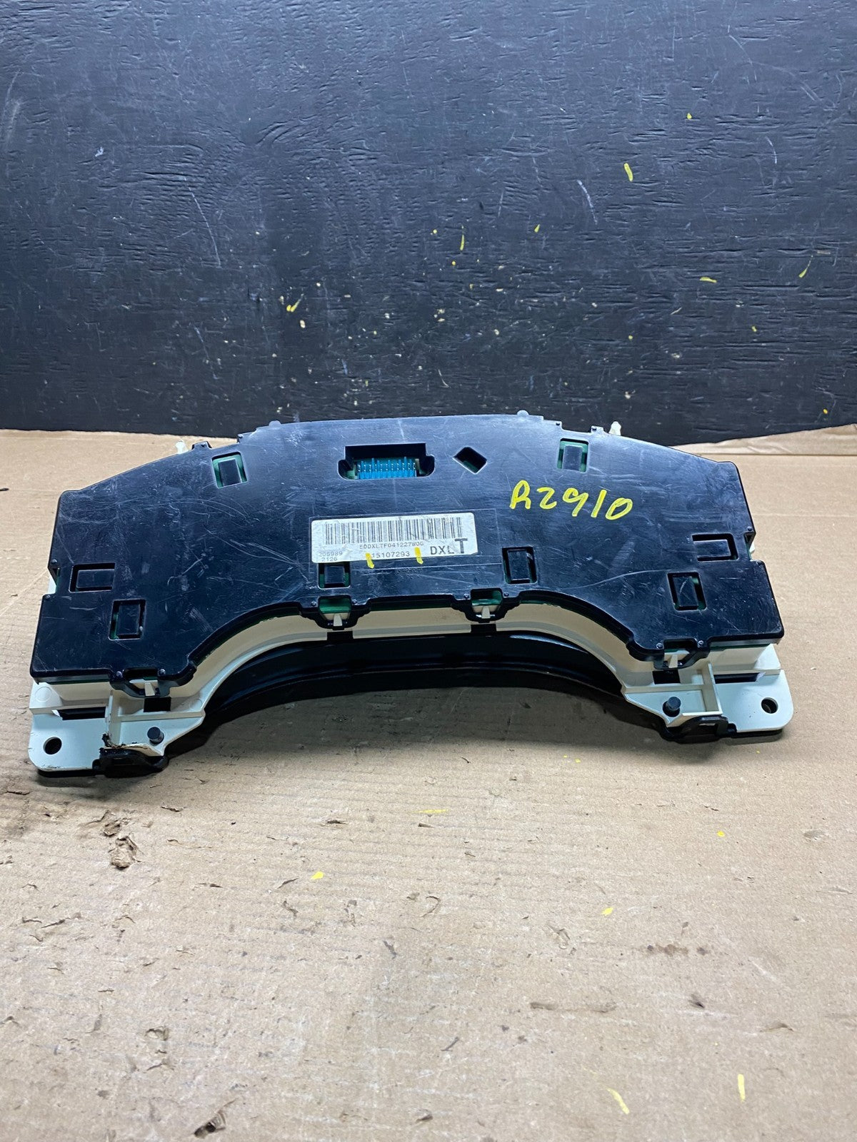 2004 to 2007 Chevrolet Express Speedometer Cluster Gauge R2910 DG6