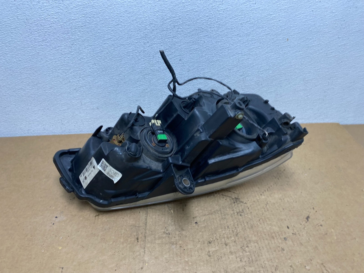2008 to 2016 Chrysler Town and Country Left Driver Lh Side Headlight AC3442 DW5