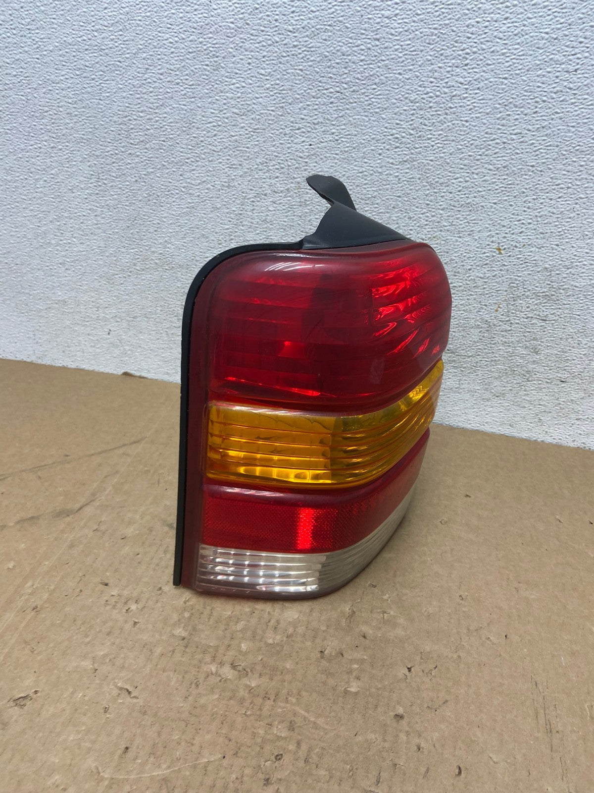 2001 to 2007 Ford Escape Left Driver Lh Side Tail Light Aftermarket AG0513 LK2