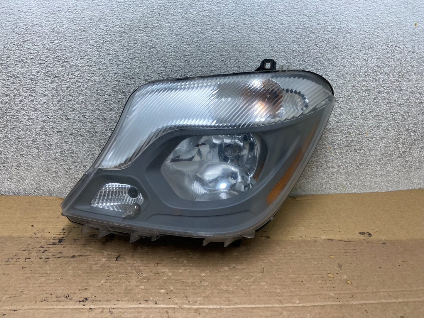 2014 to 2017 Mercedes Sprinter Headlight Left Driver LH Halogen Oem AB5338 DG0