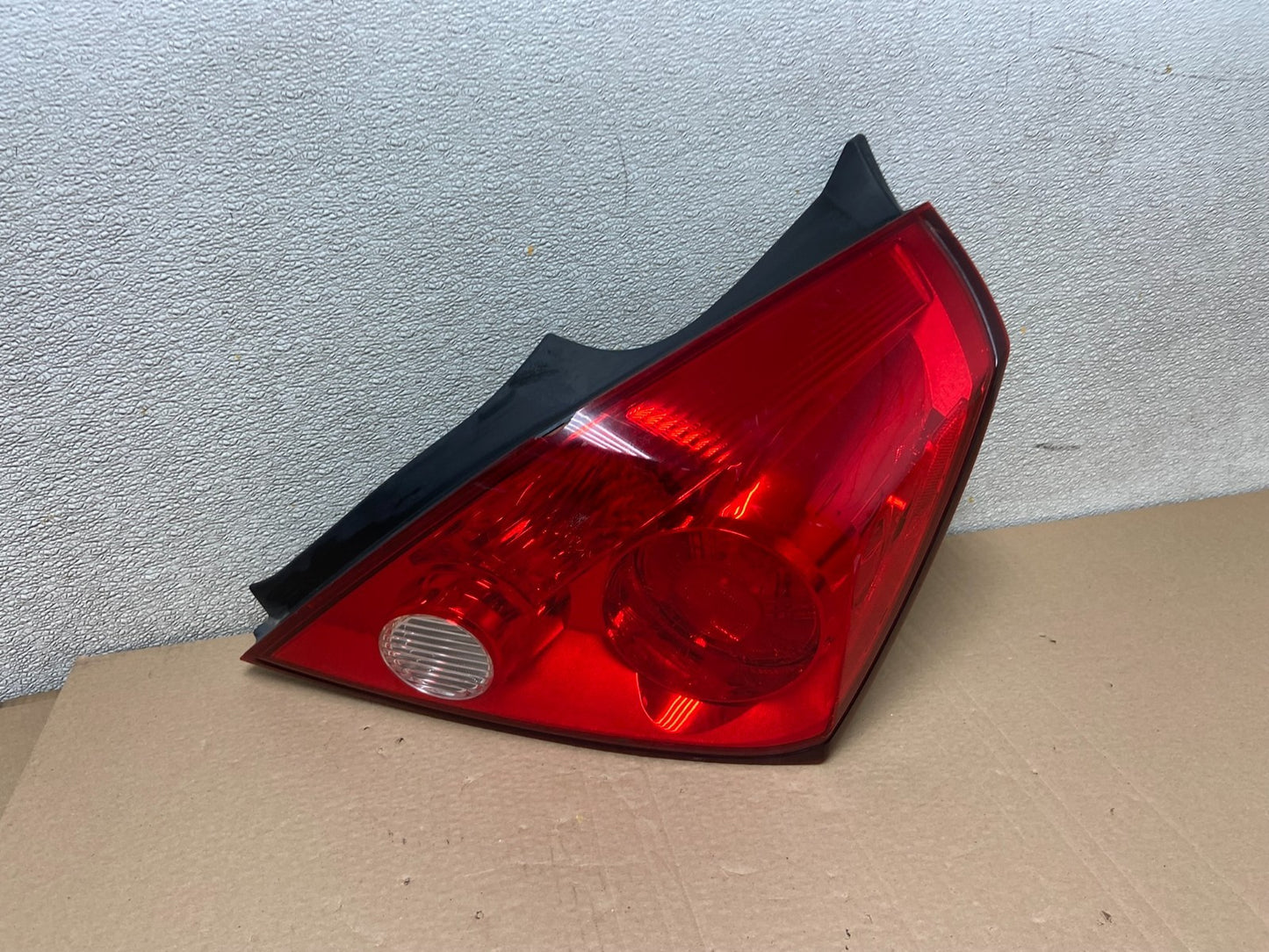 2008 - 2013 Nissan Altima Coupe Right Passenger Side Rh Tail Light OEM AB2344 DW0