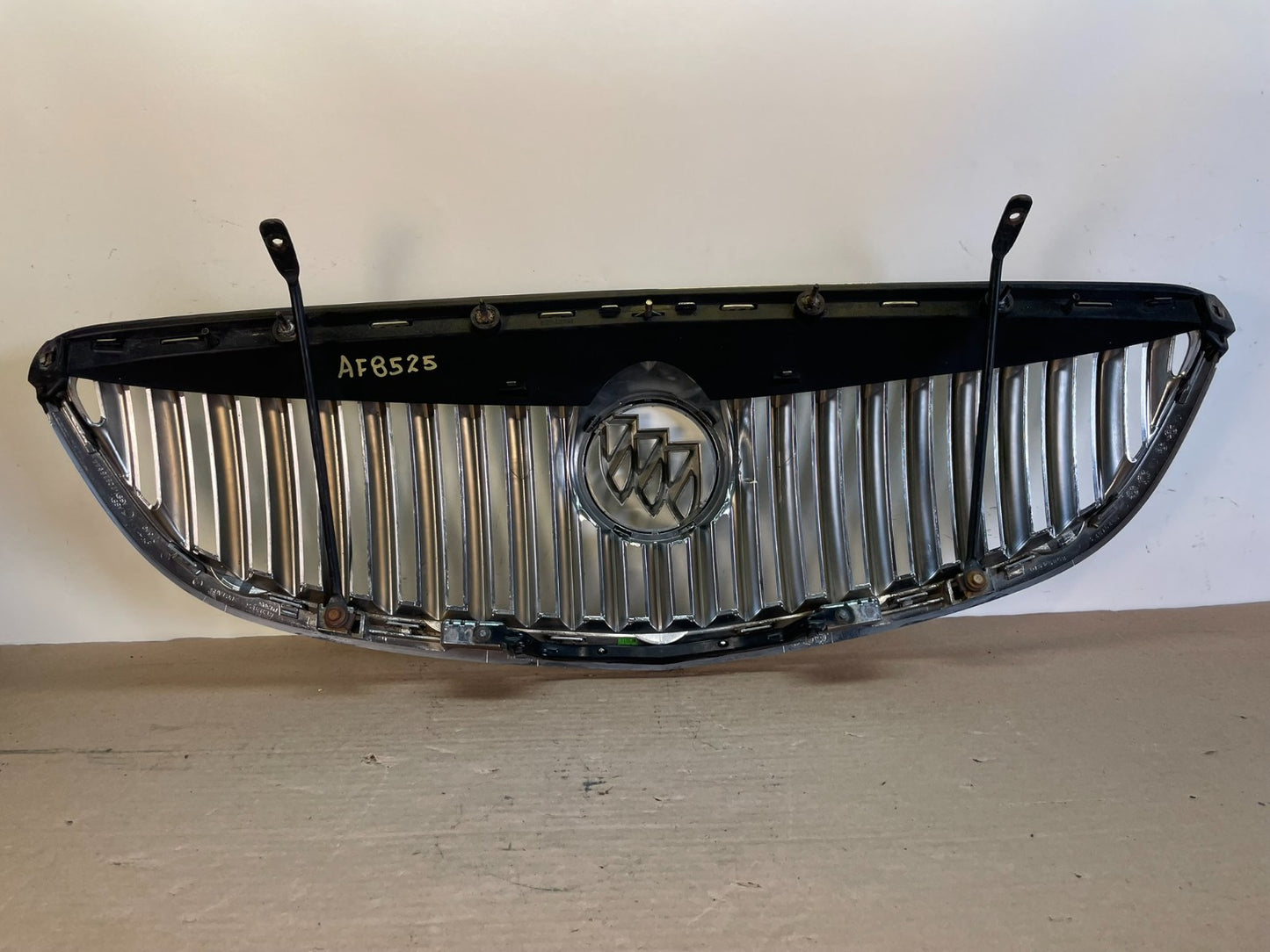 2008 to 2012 Buick Enclave Front Upper Grill Grille AF8525 DG3