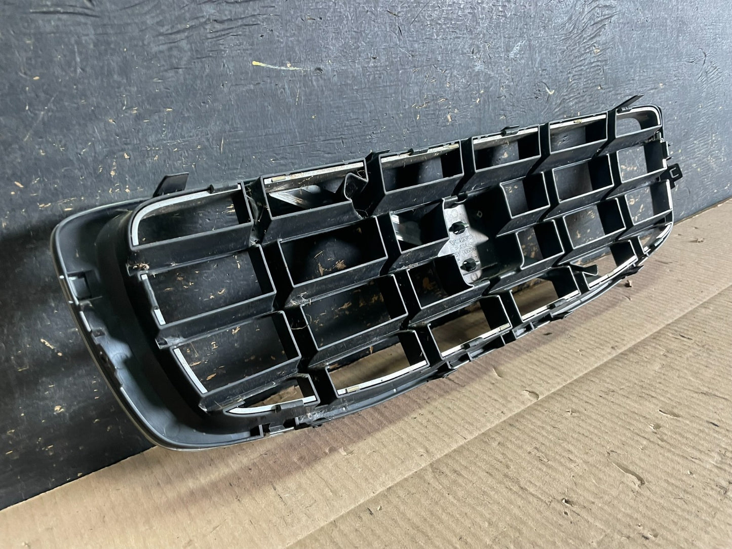 2008 to 2009 Volvo XC70 Front Upper Grill Grille Oem OEM Z8520 DG5