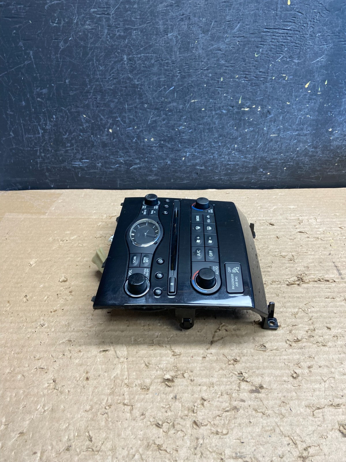 2009 to 2013 Infiniti G37 Radio Player Climate Control Panel Bezel ag8730 DG1