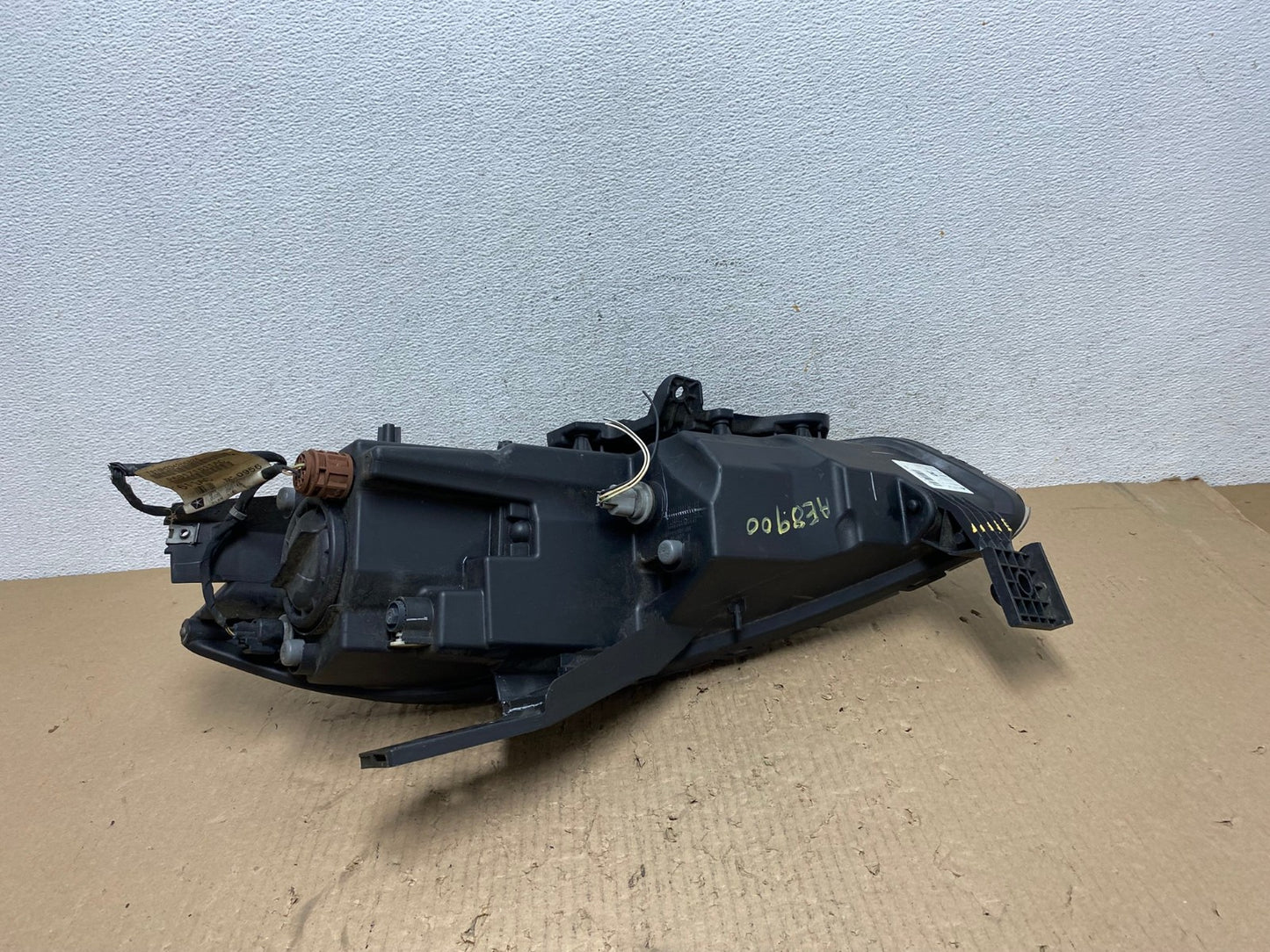 2013 to 2016 Dodge Dart Right Passenger Halogen Black Headlight AE8900 LK7