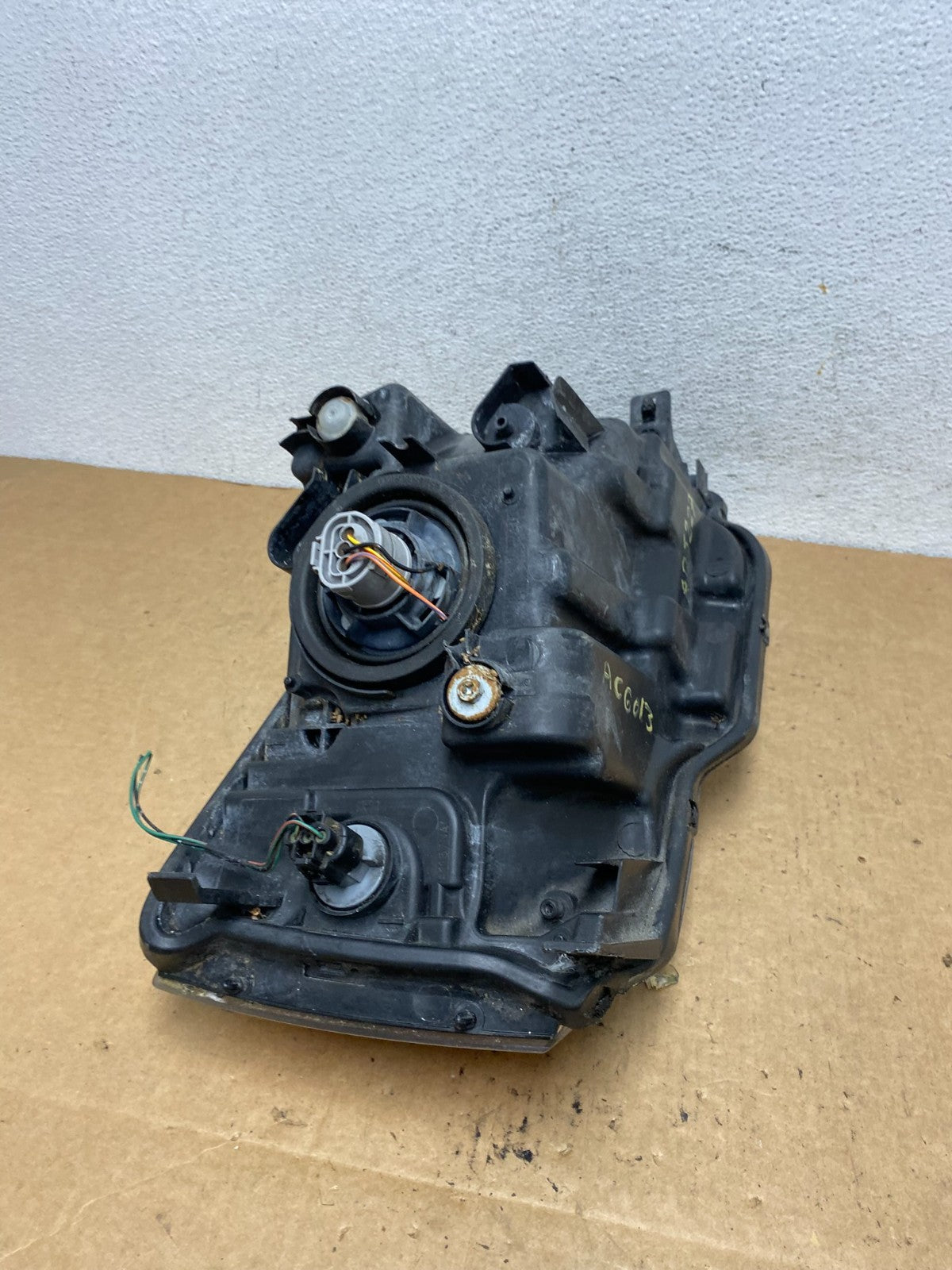 2004 - 2008 Mitsubishi Endeavor Headlight Left Driver Lh Side AD5227 DW9