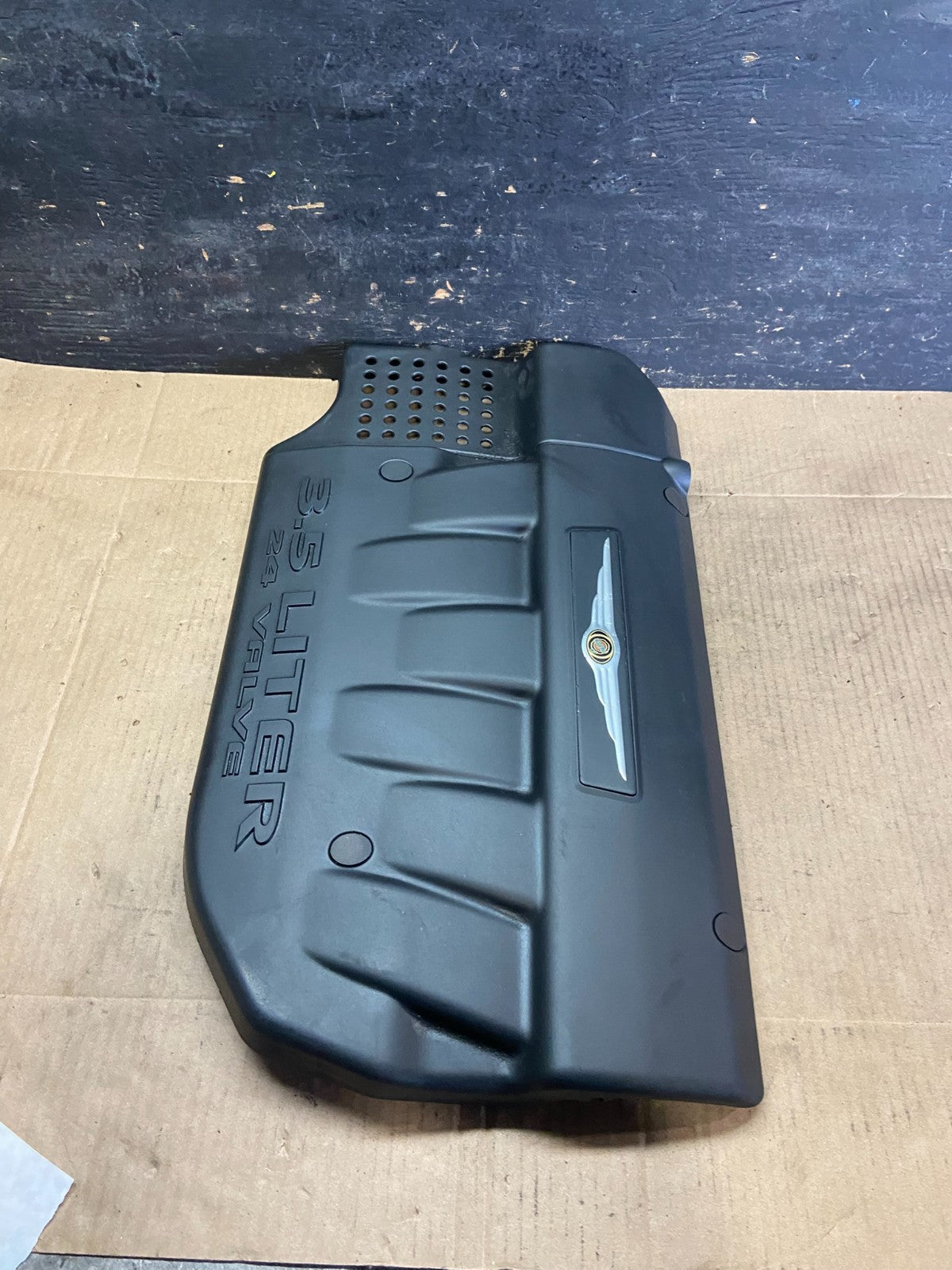2004 2005 2006 Chrysler Pacifica 3.5L Engine Cover Motor R7346 DG2