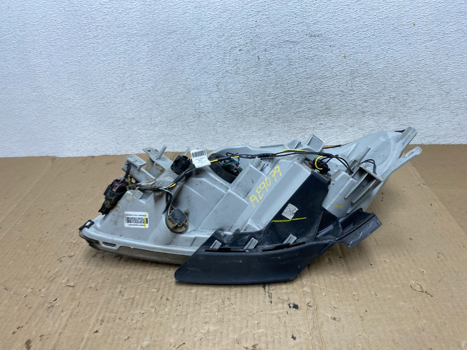 2008 to 2012 Chevrolet Malibu Right Passenger Rh Side Headlight AE9079 DW8