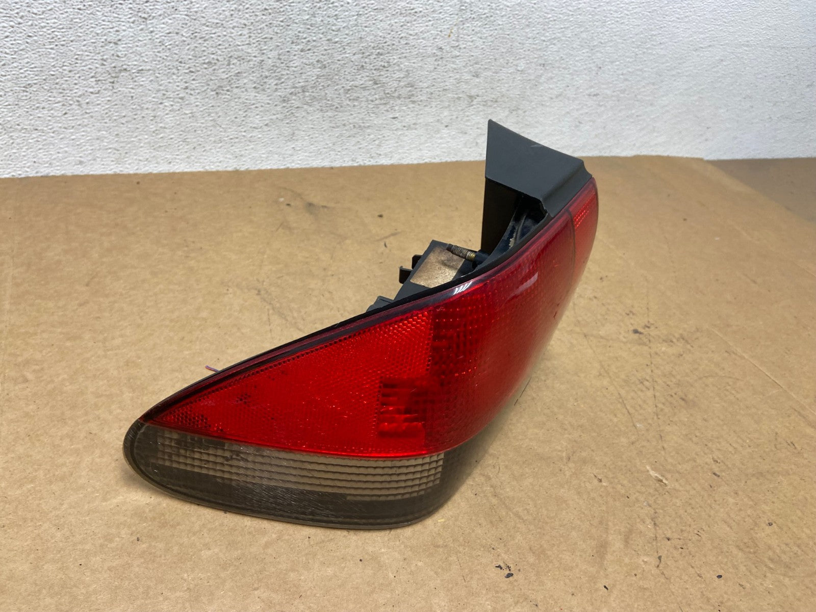 1994 to 1998 Saab 900 & Turbo Left Driver LH Side Tail Light AE3024 LK2