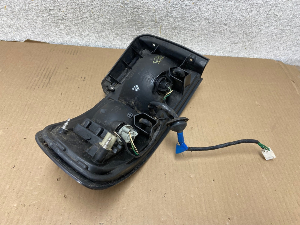 1992 1993 1994 Toyota Camry Right Passenger RH Side Tail Light AH3015 LK5
