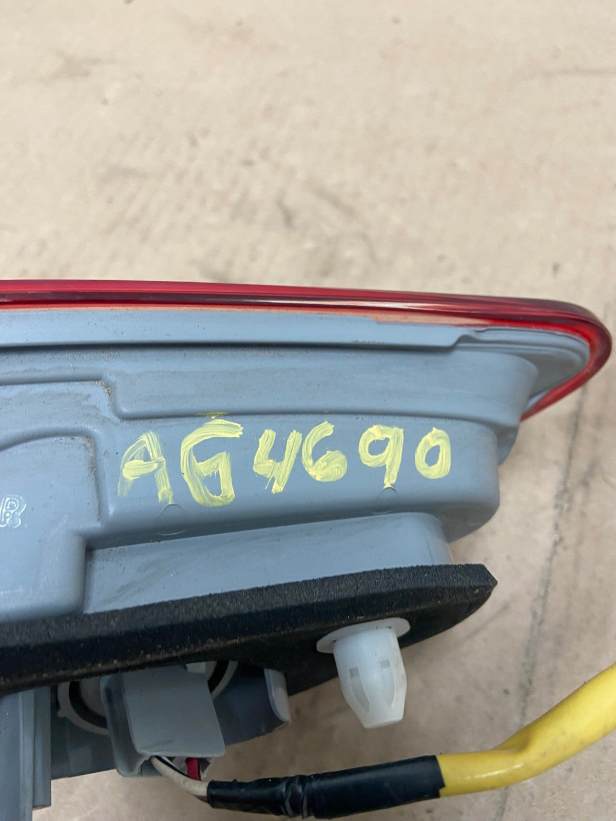2010 - 2011 Toyota Camry Right Passenger RH Side Inner Tail Light AG4690 LK6