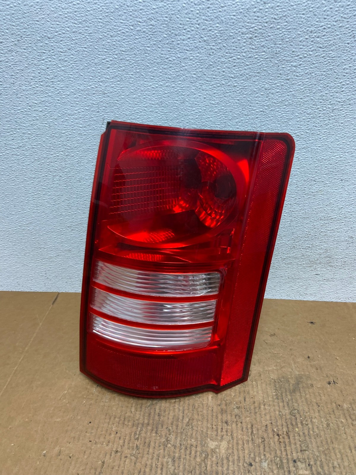 2008 - 2010 Chrysler Town And Country Right Passenger Tail Light AE2730 LK0