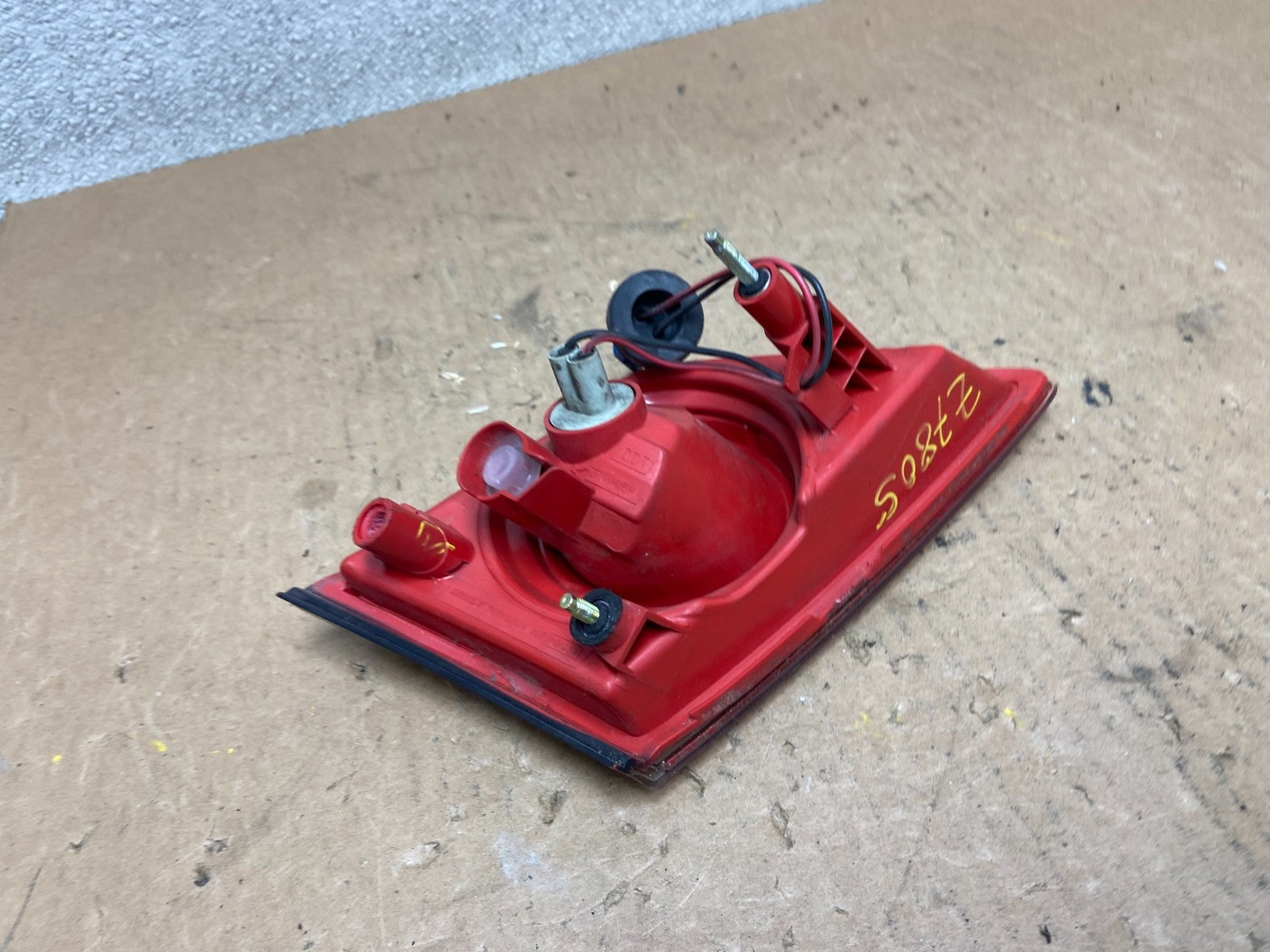 2003-2005 Infiniti FX35 FX45 Right Passenger Red Inner Tail Light OEM Z7805 DW5