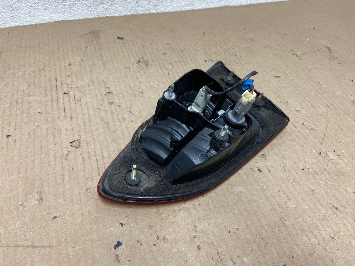 2006 2007 Subaru Tribeca B9 Left Driver Lh Side Tail Light Inner AH5868 LK5