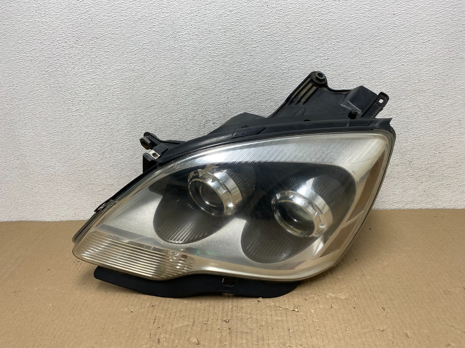 2007-2012 Gmc Acadia Xenon HID Headlight Left Driver LH Side AE9699 DW0