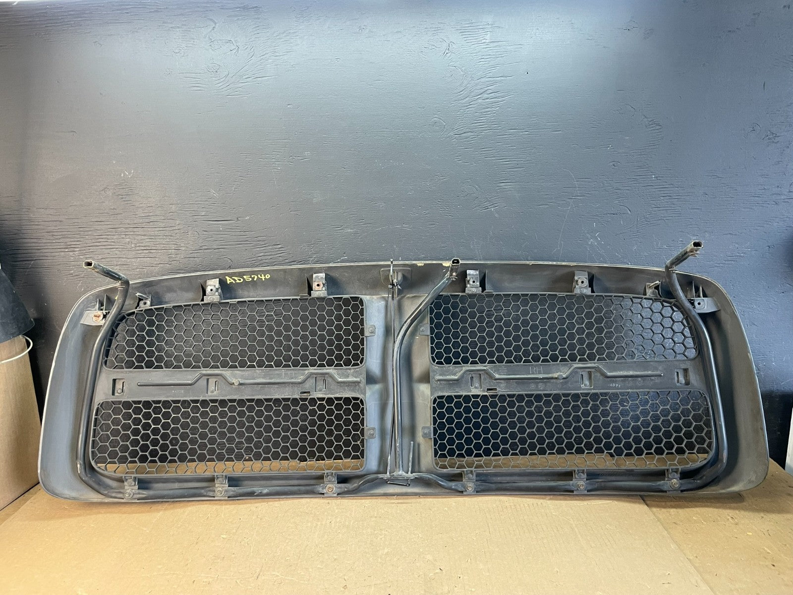 2002 2003 2004 2005 Dodge Ram 1500  Upper Front Grill Grille AD5740 DG6