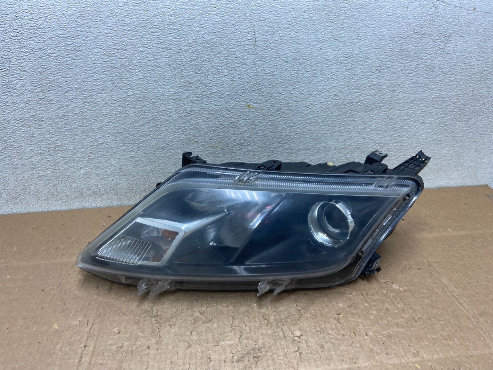 2010 2011 2012 Ford Fusion Left Driver LH Side Headlight Halogen Z0993 DW0