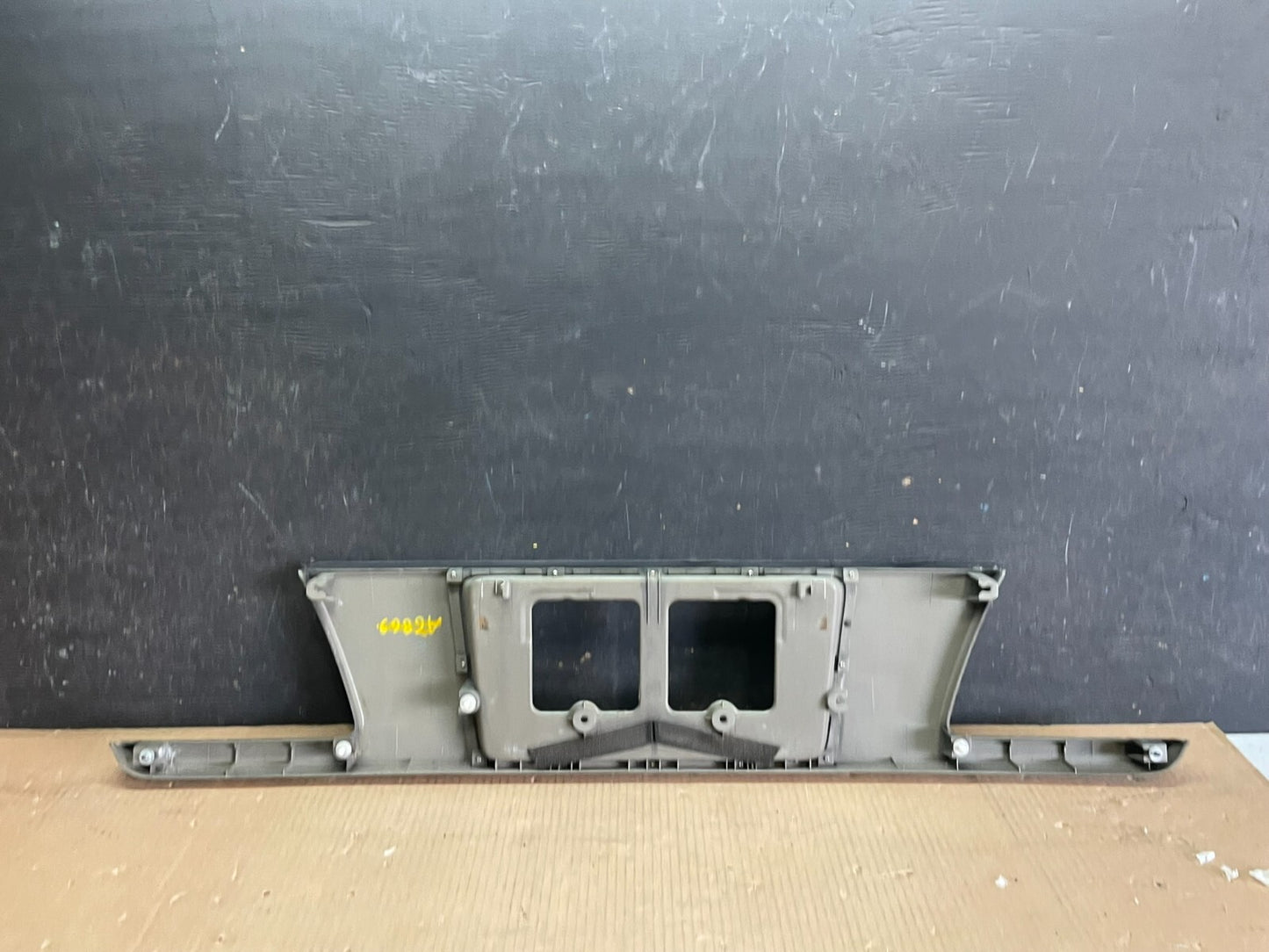 1997 2001 Infiniti Q45 Rear Trunk Garnish License Plate Frame OEM L92105