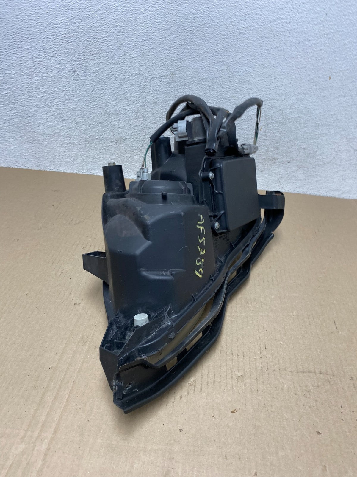 2005 - 2007 Toyota Avalon Right Passenger Side XENON HID Headlight AF5789 DW7