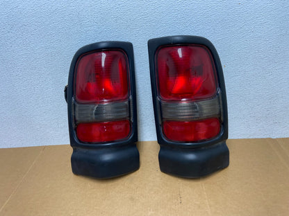 1994 to 2001 Dodge Ram 1500 Left+Right Tail Lights AD8916 DW0