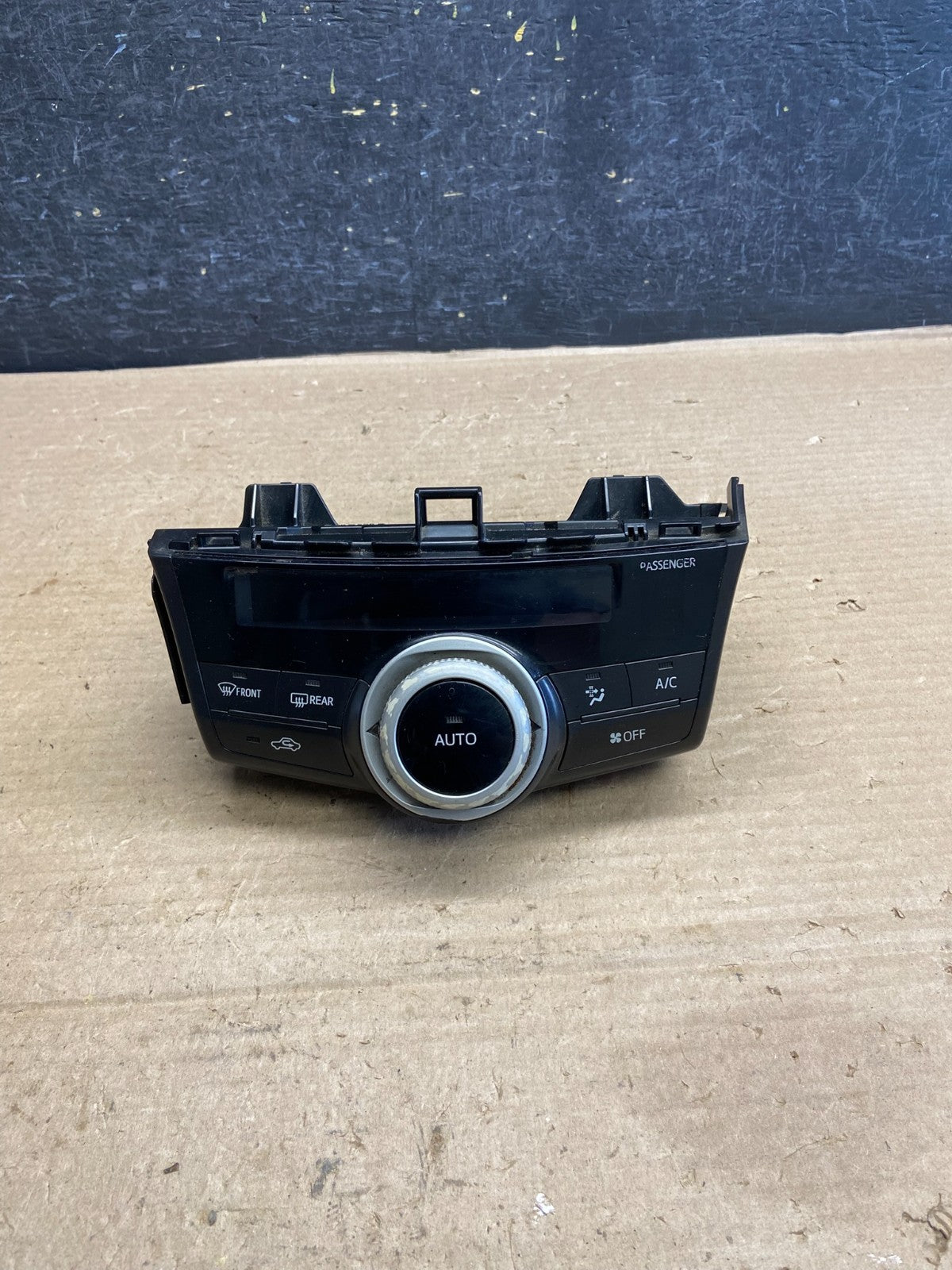 2014 Toyota Prius V Climate Heater A/C AC Control Panel AH3827 DG0