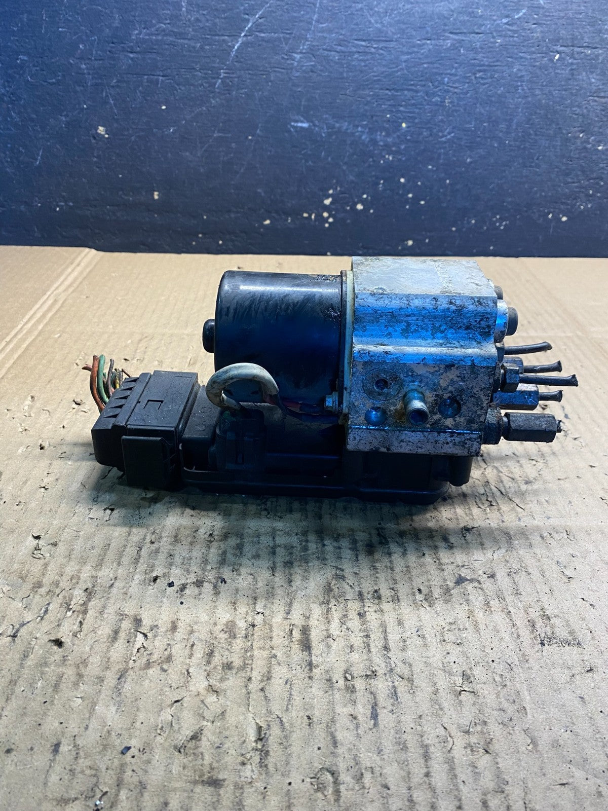 2006 2007 Ford E250 E350 Econoline Anti-Lock ABS Antilock Brake Pump ab2805 DG2