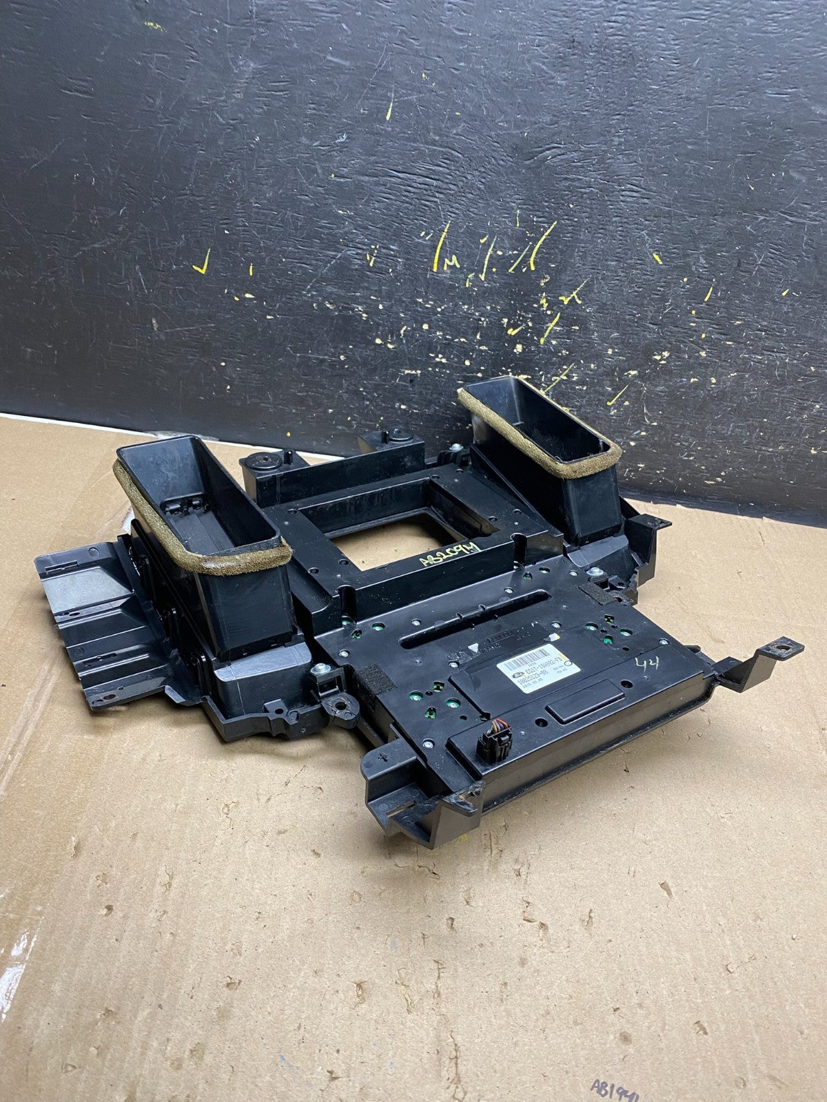 2010-2012 Ford Taurus Front Center Console Climate Radio Control Panel AB2094 DG7