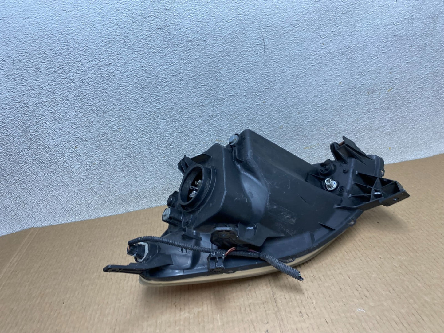 2002 to 2004 Honda CRV CR-V OEM Right Passenger RH Halogen Headlight W3800 DW6
